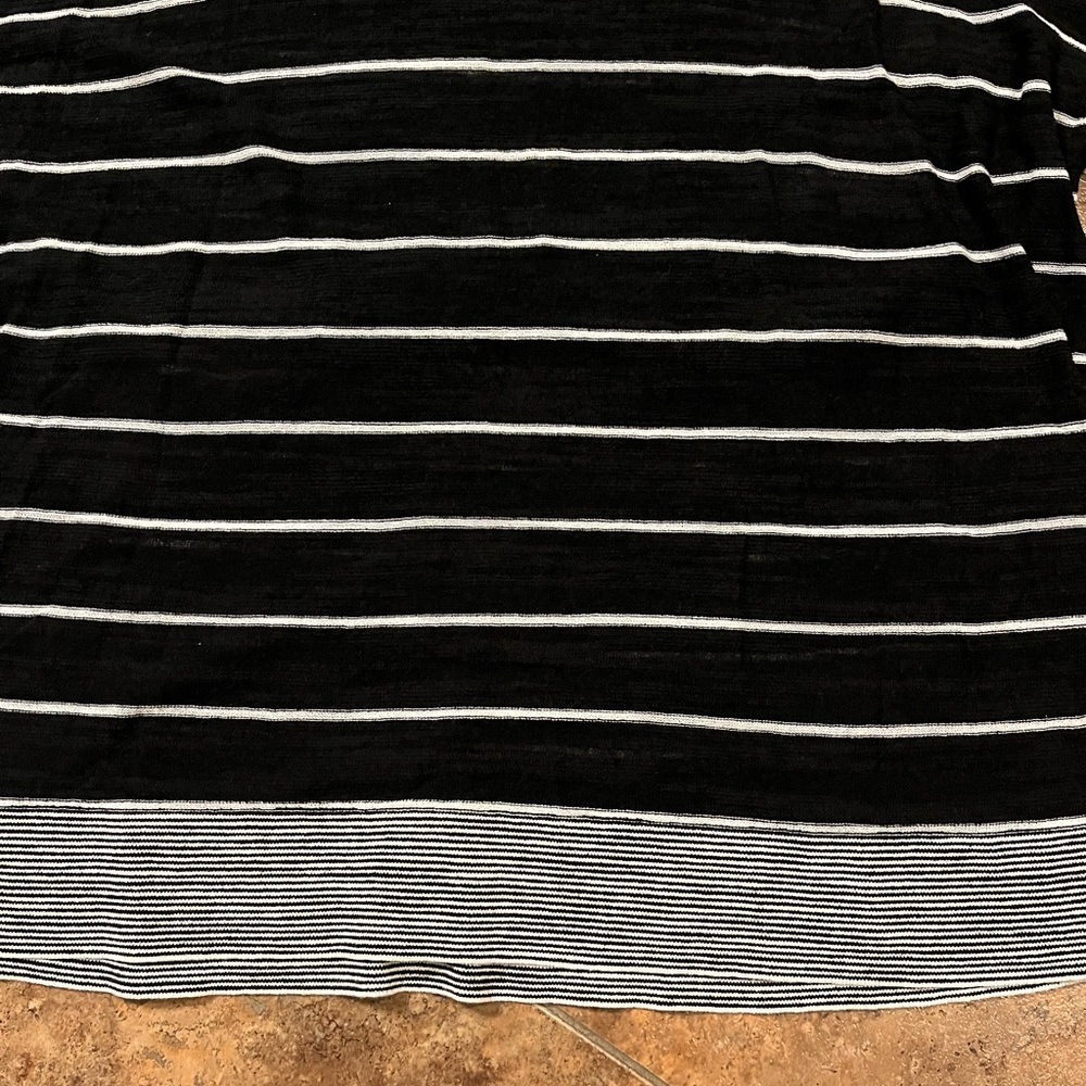 Loft Peekaboo ShoulderTop Size L‎ - Picture 5 of 8
